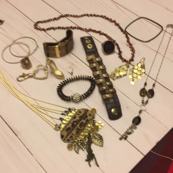 Jewelry - Picture 3 of 3